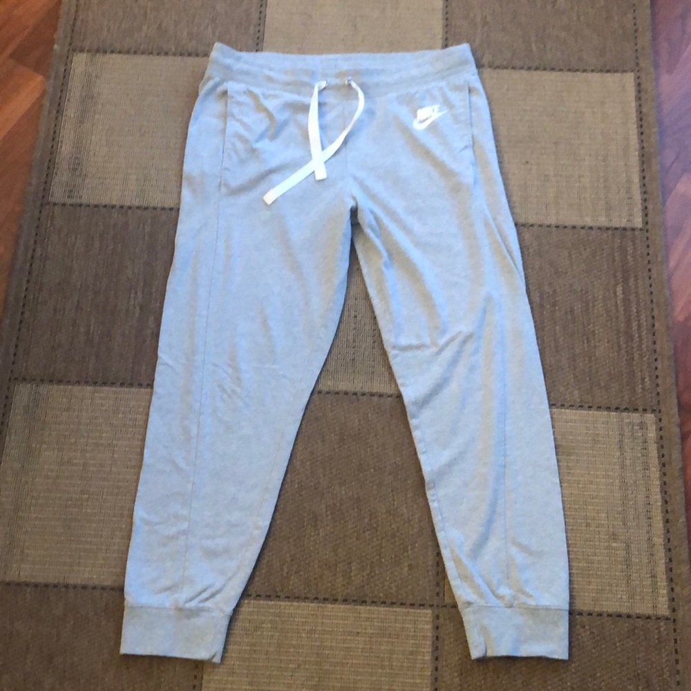Nike joggers size L